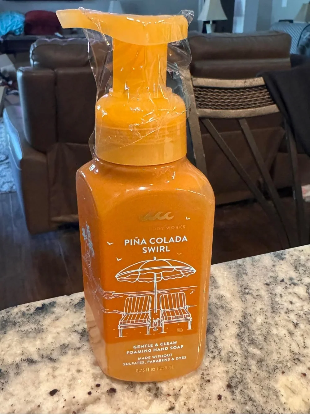 Bath & Body Works Piña Colada Swirl Foaming Hand Soap - Orange